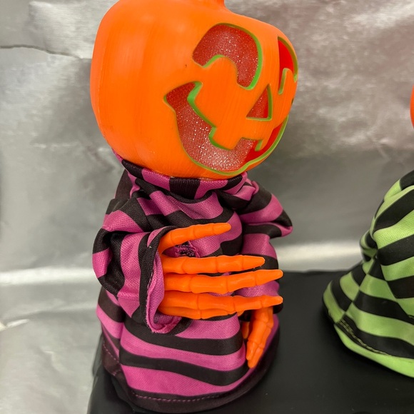 Singing and dancing jack-o-lanterns - Picture 5 of 8